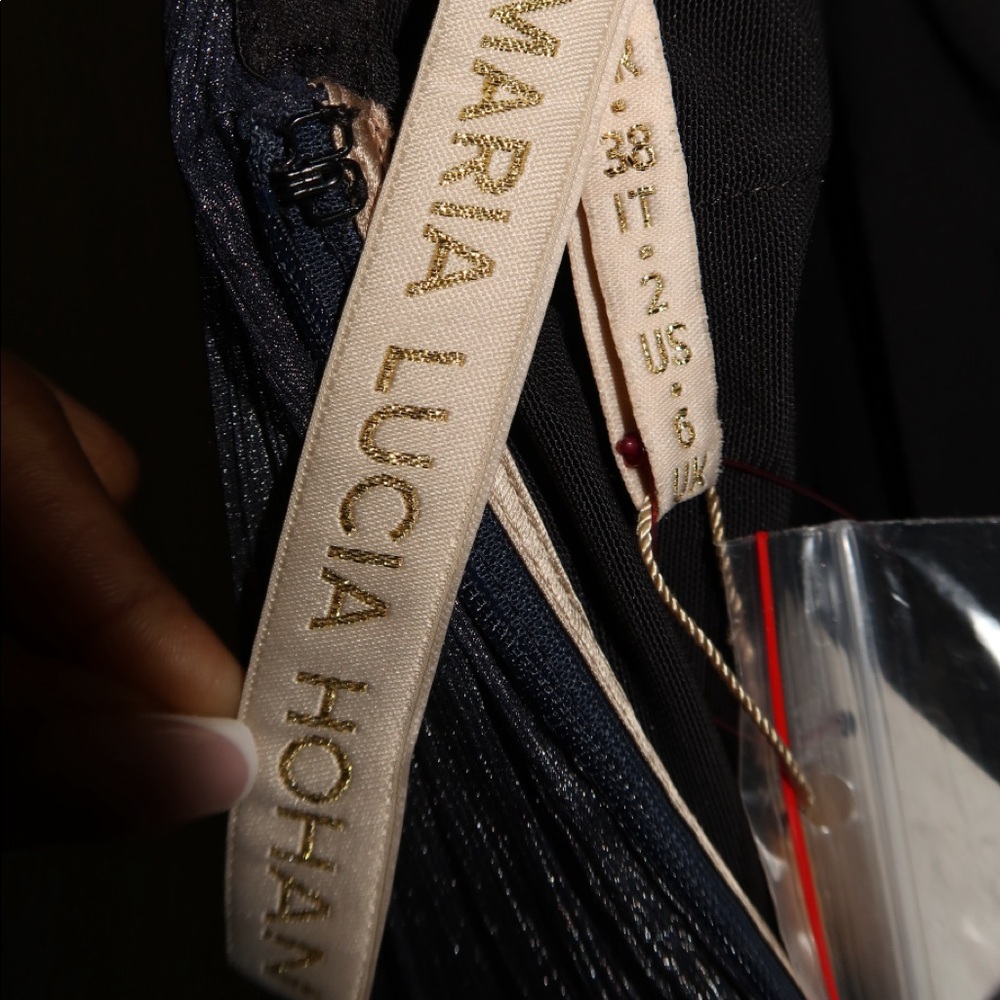 Maria Lucia Hohan Gown - Picture 6 of 10
